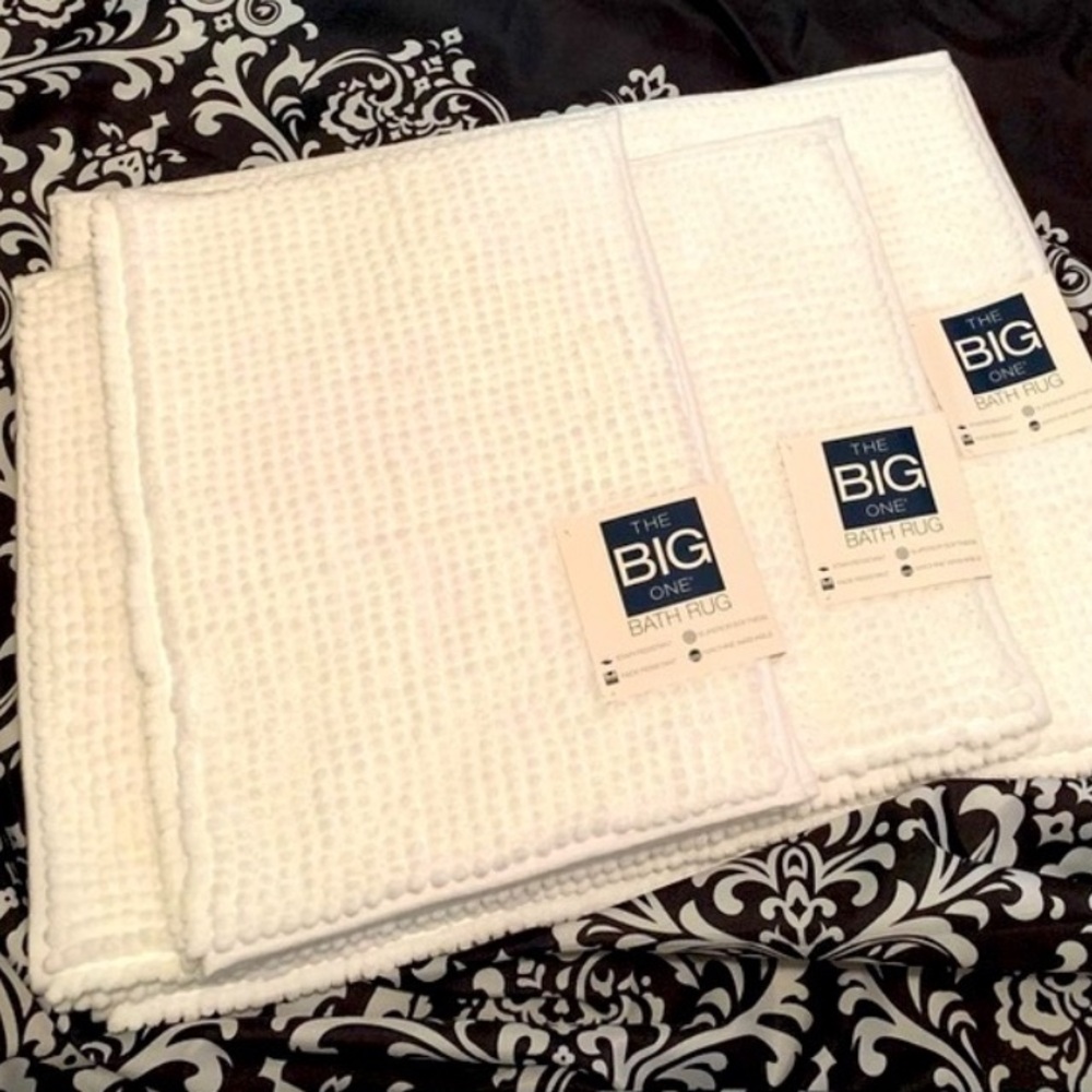 Brand New!! The Big One Set of (3) Bath Mats - Picture 3 of 15